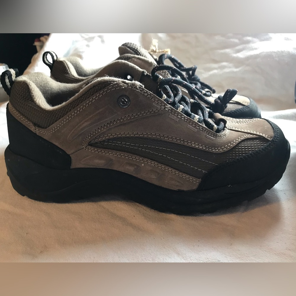 Mens earth shoe Collin. Hiking shoes. 8 1/2m